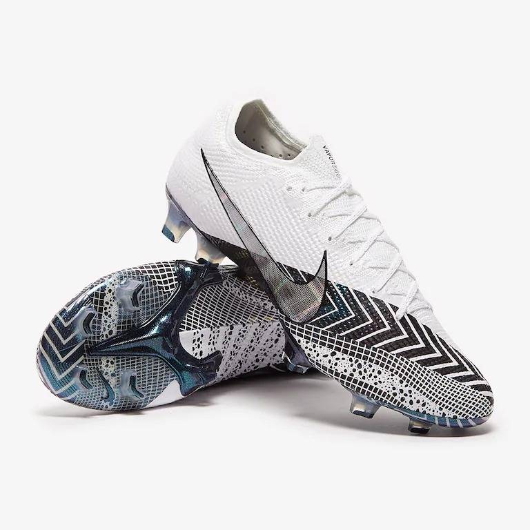 Линейка Nike Mercurial